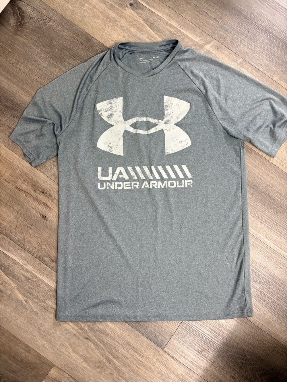Under Armour Men's Heather Gray Short Sleeve Performance Tee with White Logo